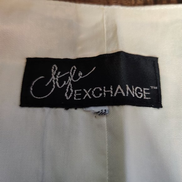 STYLISH WOMAN'S VEST - Picture 5 of 6